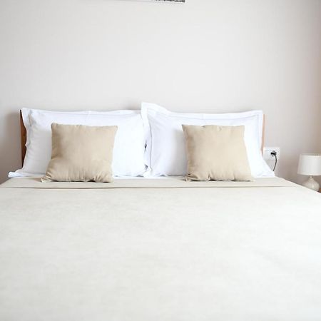 Guesthouse Leo เบราท ภายนอก รูปภาพ