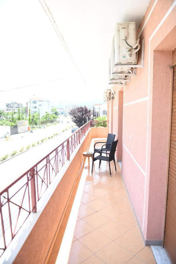 Guesthouse Leo เบราท ภายนอก รูปภาพ