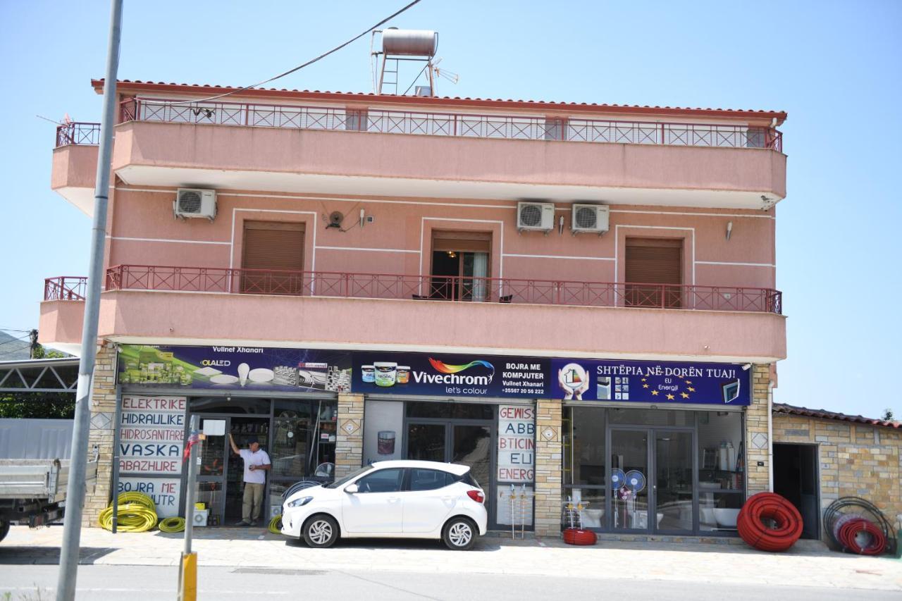 Guesthouse Leo เบราท ภายนอก รูปภาพ
