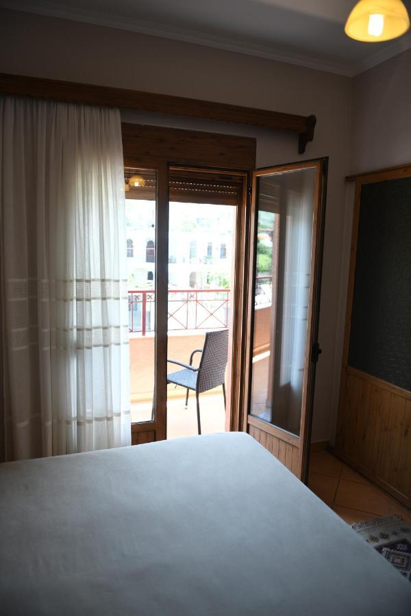 Guesthouse Leo เบราท ภายนอก รูปภาพ