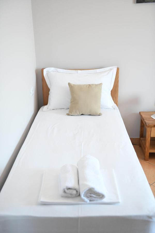 Guesthouse Leo เบราท ภายนอก รูปภาพ