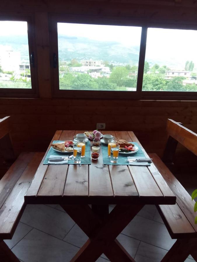 Guesthouse Leo เบราท ภายนอก รูปภาพ
